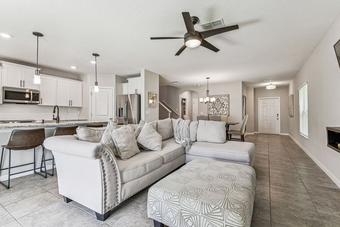 next background image