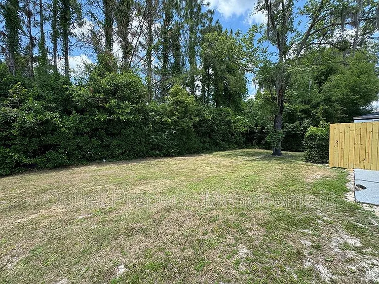440 S Hill Ave — Photo 13