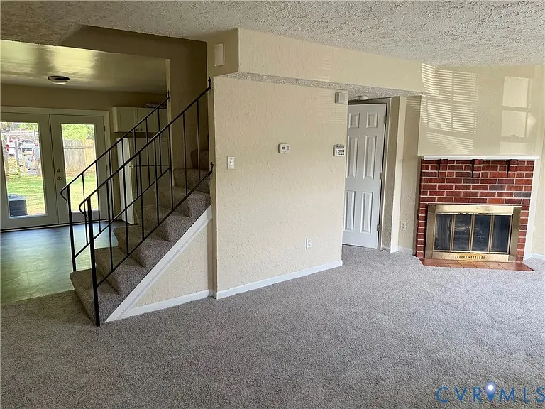 233 Knightsmanor Ct — Photo 3