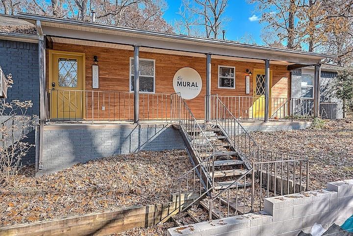 1st image of 2310 A & B Oakwood Ave