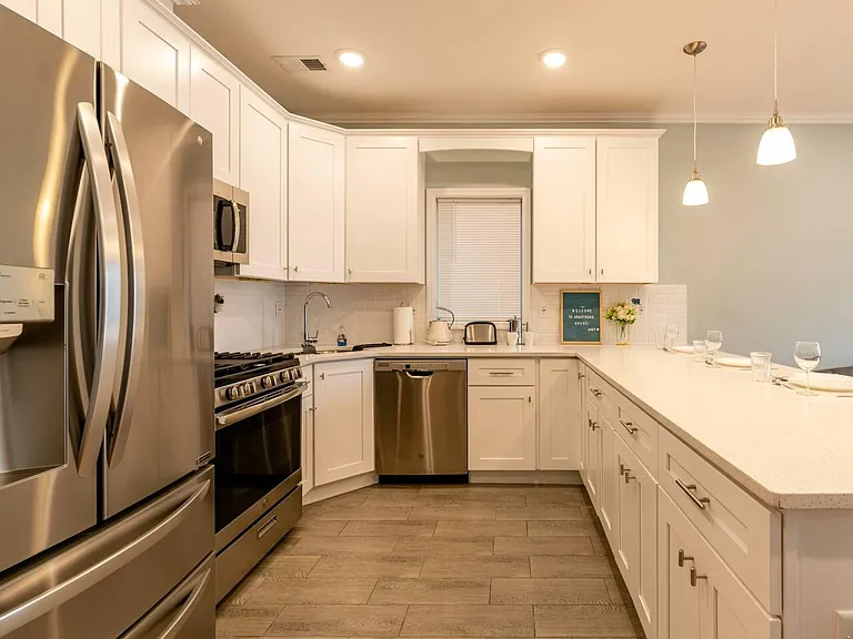 368 Armstrong Ave #A — Photo 8