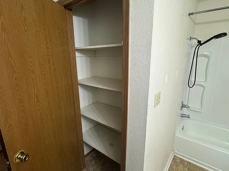 Douglas Apartments - 400 Judy Street - Heart of Branson — Photo 12