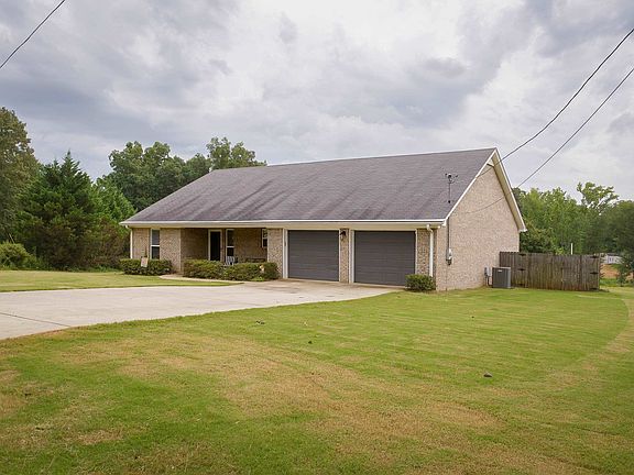 3rd image of 220 Riverhaven Dr