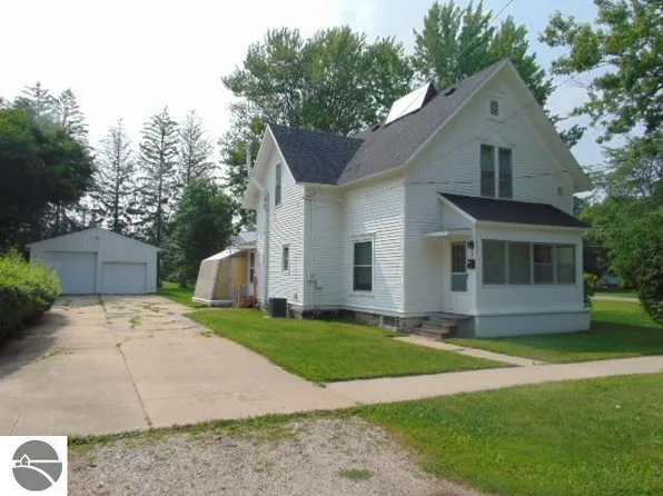 327 N Ithaca St, Ithaca, MI 48847