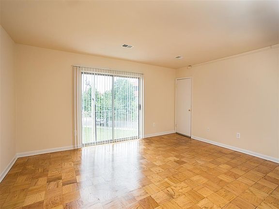 4th image of 102 Wilmington Pl SE #104-03