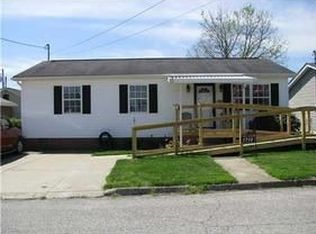 1710 17th St, Nitro, WV 25143
