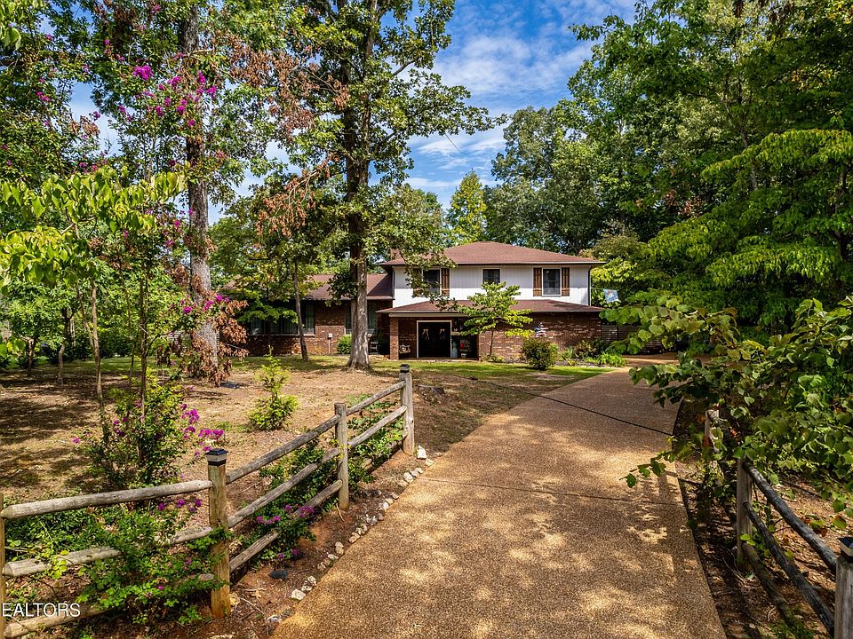 1st image of 3157 Fairoaks Dr