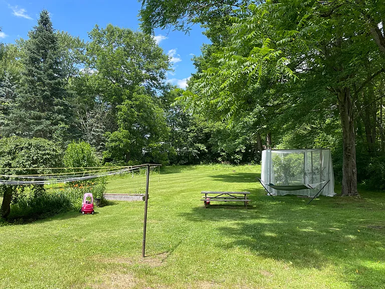 85 Longmeadow Dr — Photo 21