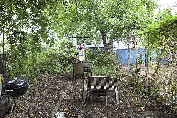 Rented by P Management | media 44