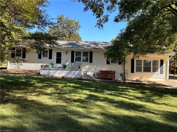 6434 Lake Brandt Rd, Summerfield, NC 27358