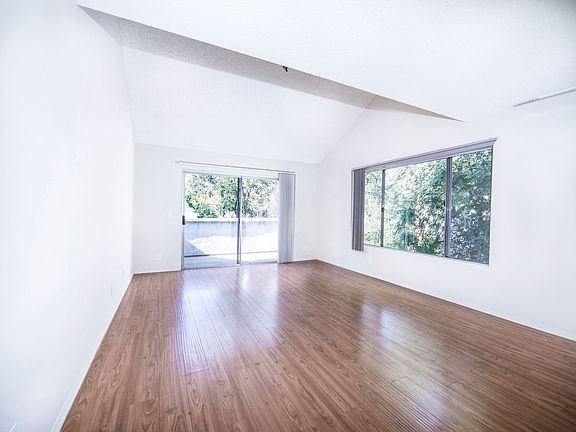 2nd image of 400-420 N Oakland Ave #90301