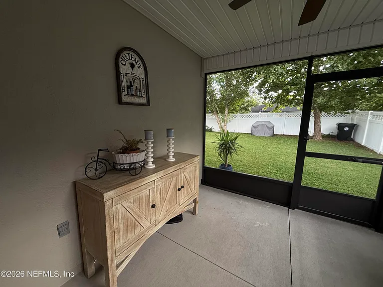 686 Glendale Ln — Photo 27