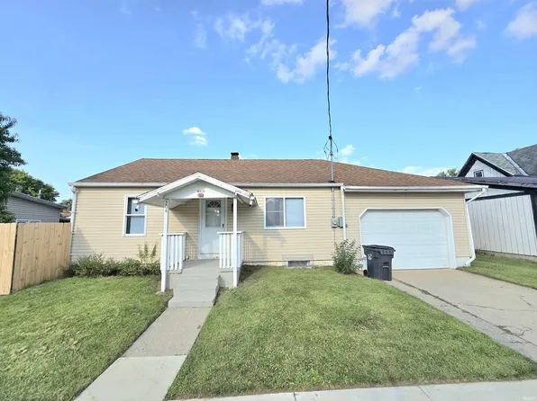 204 S Main St, Walton, IN 46994