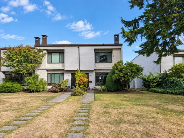 3352 Vincent St, Pt Coquitlam, BC V3B 5E1