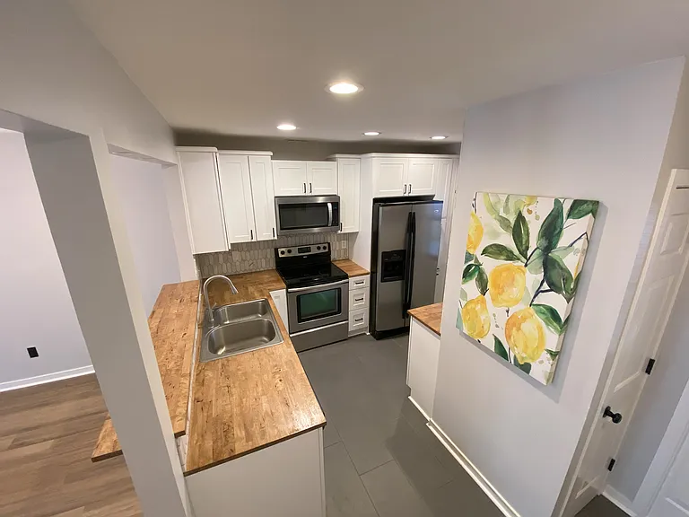 250 Stefan Dr #D — Photo 3