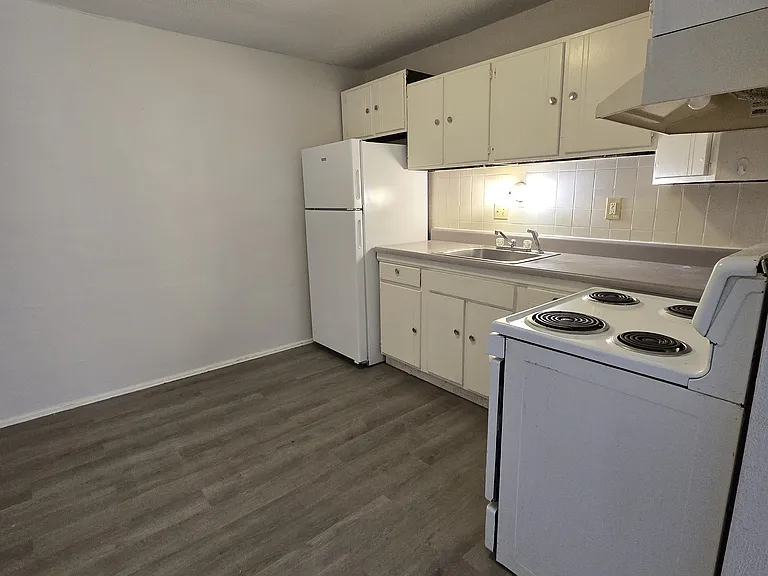 3041 Telegraph Rd — Photo 3