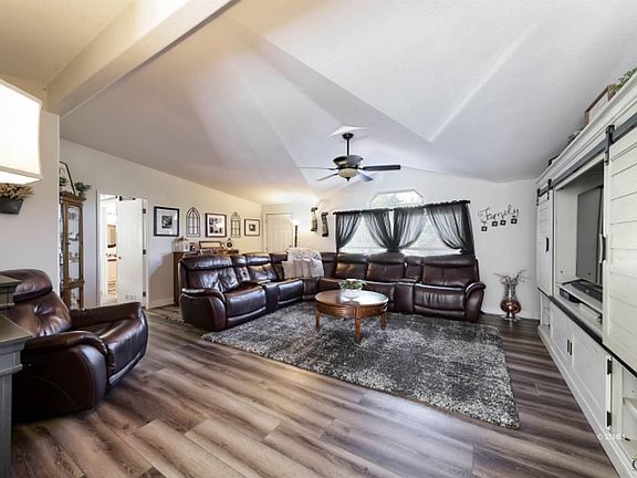 3rd image of 111 Kearns Dr