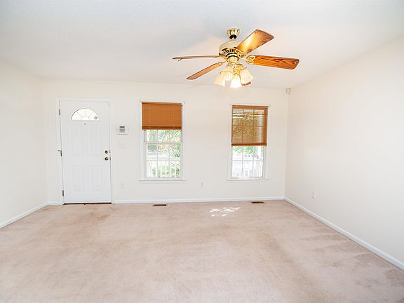 5th image of 584 Vernon St