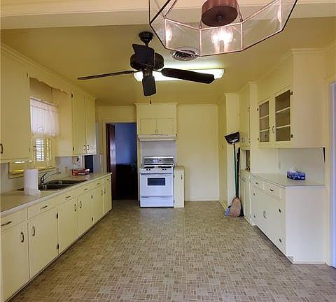 5th image of 906 Dolby St