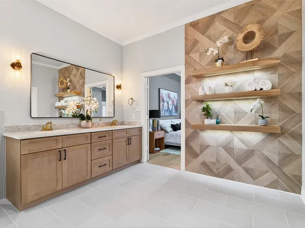 8232 Fenwick Dr, Fort Worth, TX 76182