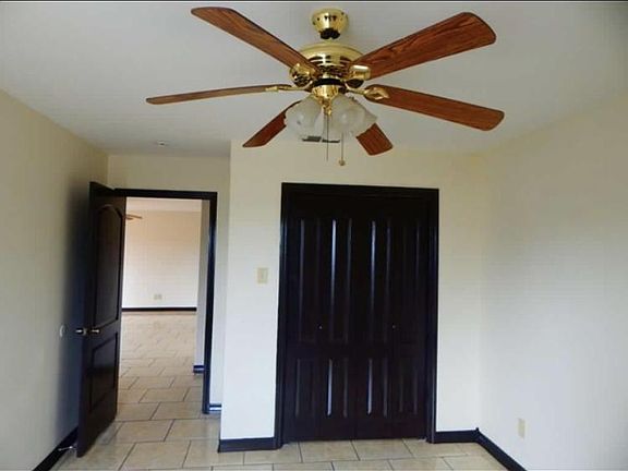 5th image of 132 Alicante Dr