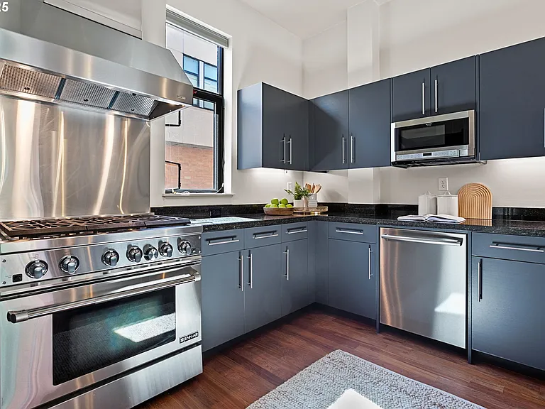 1688 NW Riverscape St — Photo 10