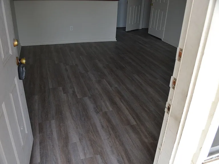 212 Janelle Dr — Photo 6