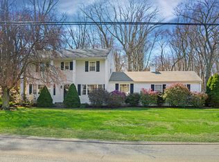 87 Colony Rd, Groton, CT 06340