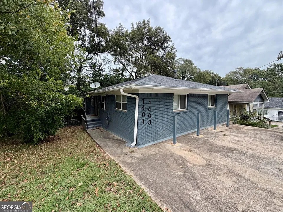 1403 Pine Ave