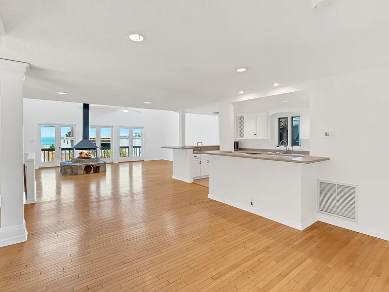 4051 Shell Rd — Photo 5