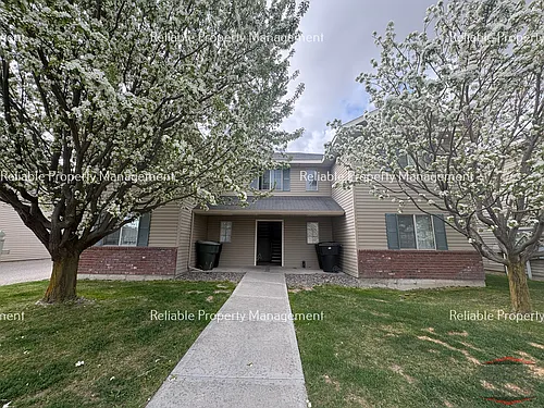 196 Stockham Blvd #B Photo 1