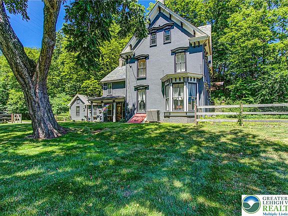 3rd image of 9754 Easton Rd