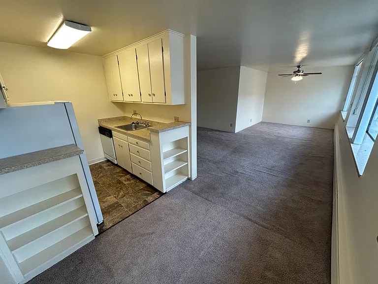 Executive House — Photo 23