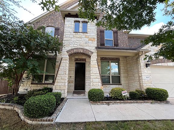 3rd image of 3701 Carya Dr