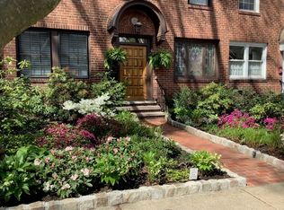 516 Roslyn Pl, Pittsburgh, PA 15232