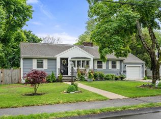16 Lane Dr, Norwood, MA 02062