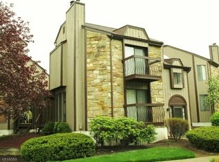 34 Delbarton Ct, Hackettstown, NJ 07840