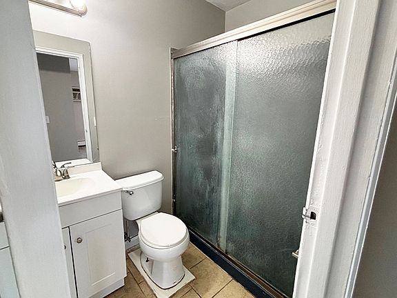 5th image of 550 Lowell Ave APT 12