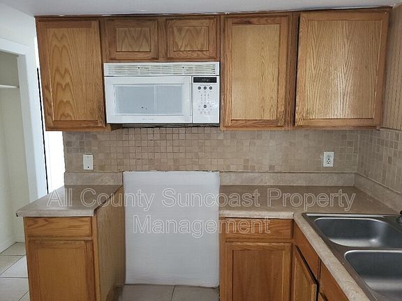 3rd image of 4018 Darlington Rd