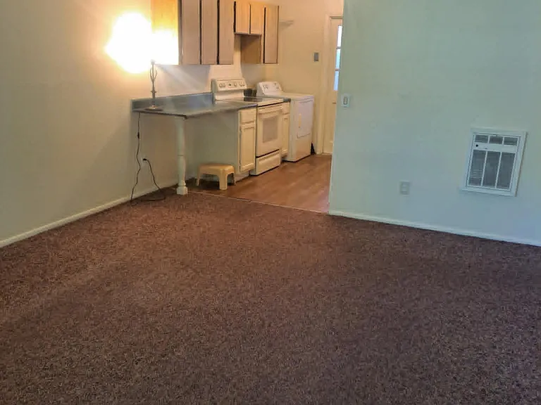 3018 E Jefferson St — Photo 8