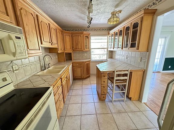 2nd image of 3008 NW 69th Court #1F