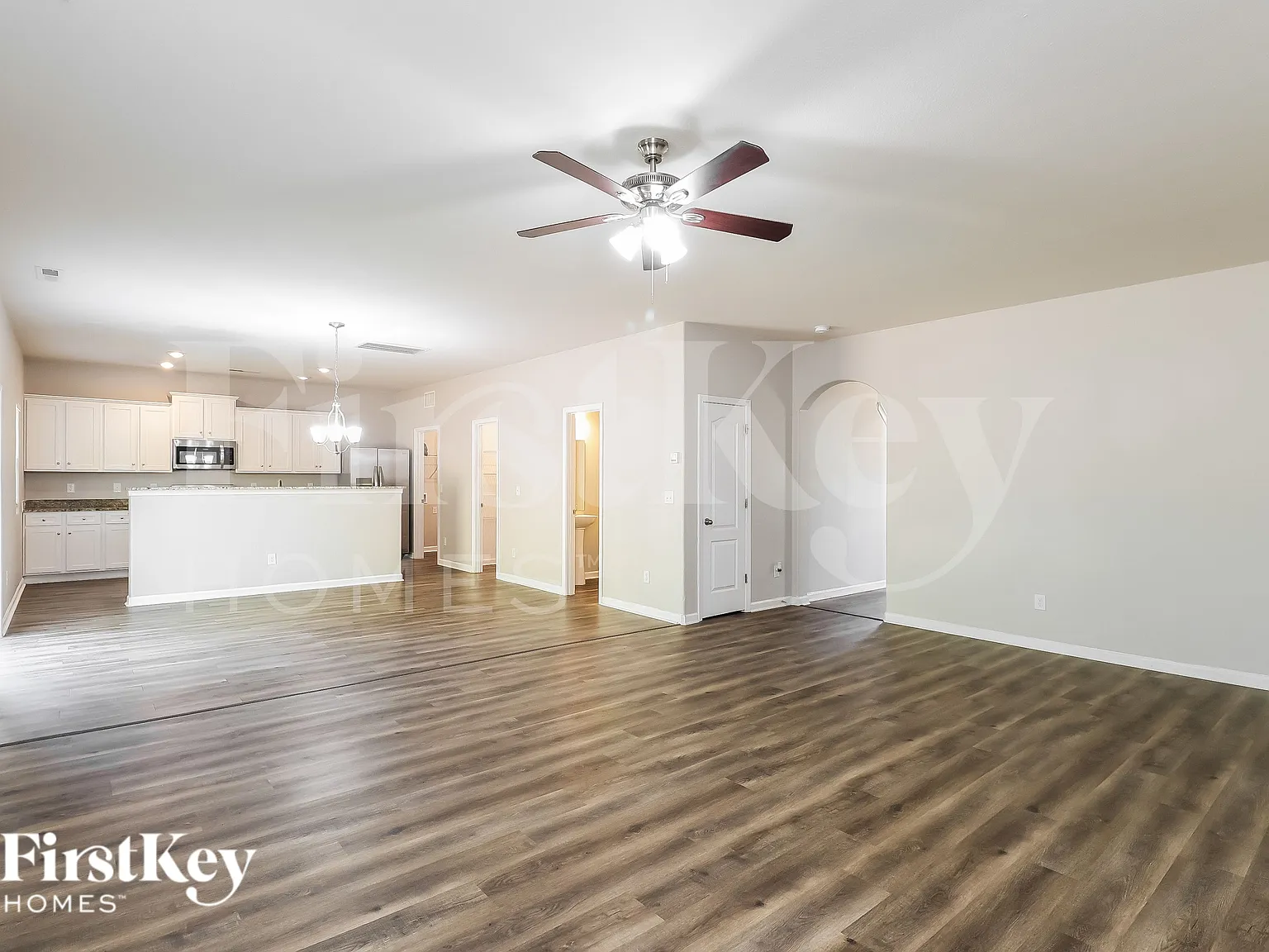 5 bed, 2.5 bath, 2805 sqft, $2,790 — Photo 3