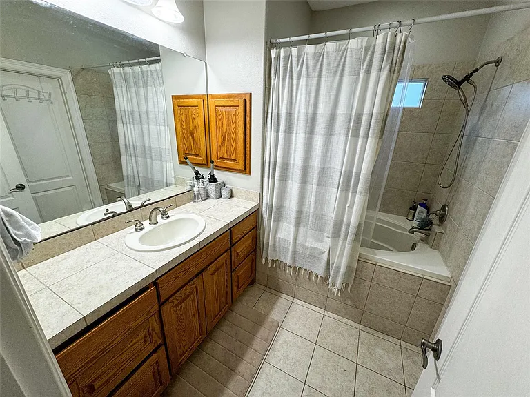 1213 Delsie Dr #B — Photo 23