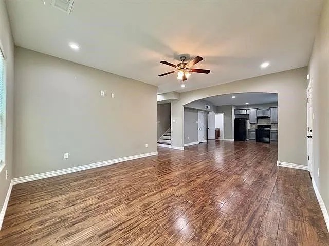 4 bed, 3.5 bath, 2443 sqft, $2,750 — Photo 2