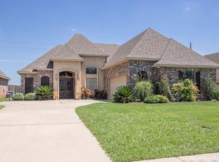 572 Chinquipin Dr, Bossier City, LA 71111