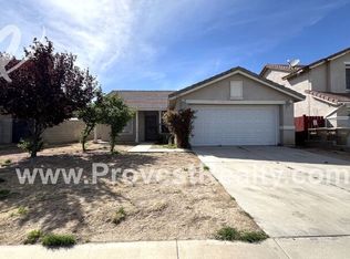 9400 Nolina Dr, Hesperia, CA 92344