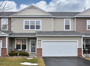 572 Ravencroft Rd, Waconia, MN 55387