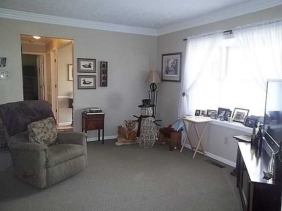 5th image of 1863 Wilshire Dr