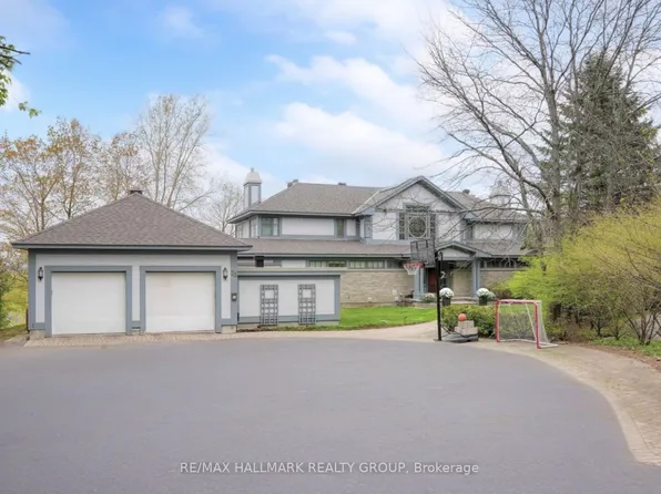 23 Davidson Dr, Ottawa, ON K1J 6L7