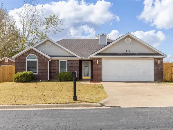 114 N Bailey St, Lowell, AR 72745